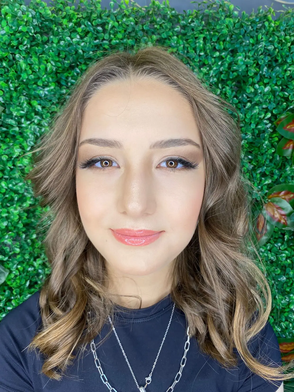 https://res.cloudinary.com/doupxzvpe/image/upload/v1738322403/serap-hair-studio/ta6cpndnb7sxqqxwymxn.webp